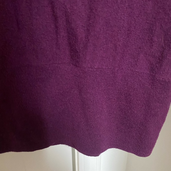 LOFT Purple Top - Picture 4 of 6